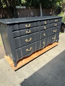 THOMASVILLE DRESSER