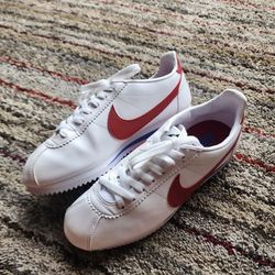 Womens size 8 Nike Cortez
