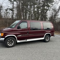 2005 Ford E-350