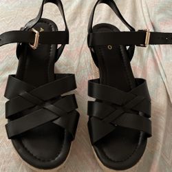Black little wedges