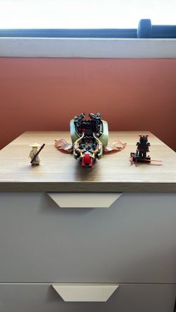 Discontinued Destiny’s Shadow Lego #70623