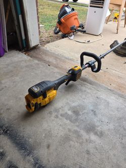 Dewalt 60v MAX weed eater