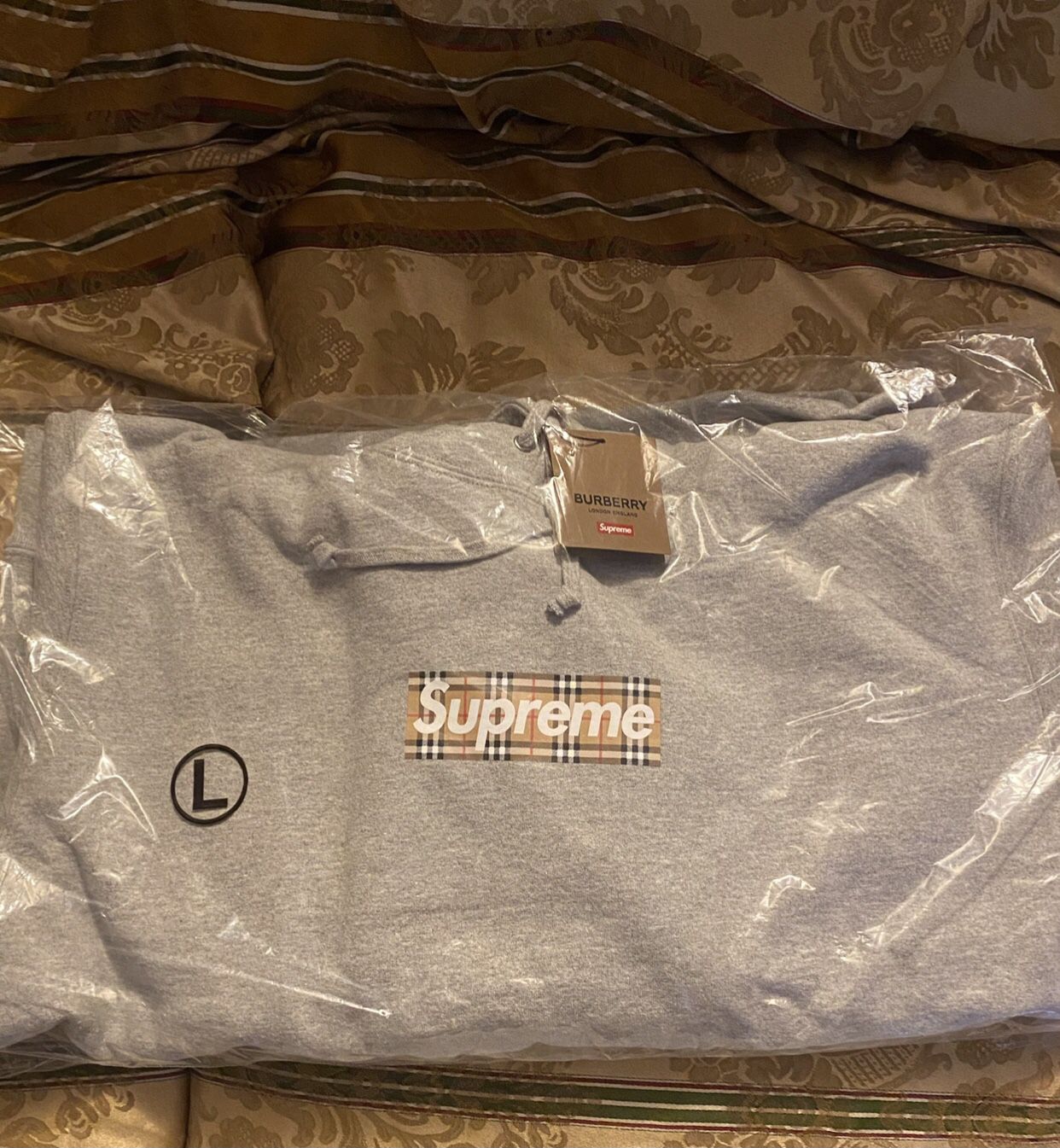 Supreme Burberry Box Logo Sweatshirt - Grey Large