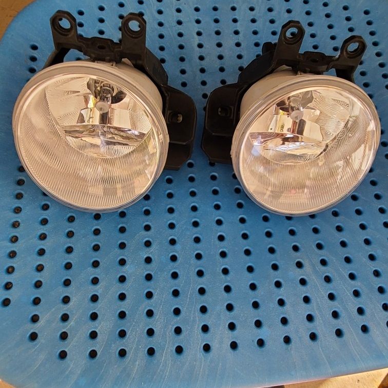 Fog Light/ Antiniebla OEM Tacoma 2020