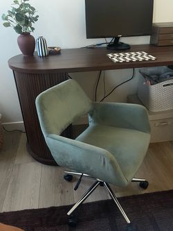 Desk chair