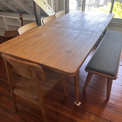 6-8 person Extendable Dining Table (Castlery Seb Table)