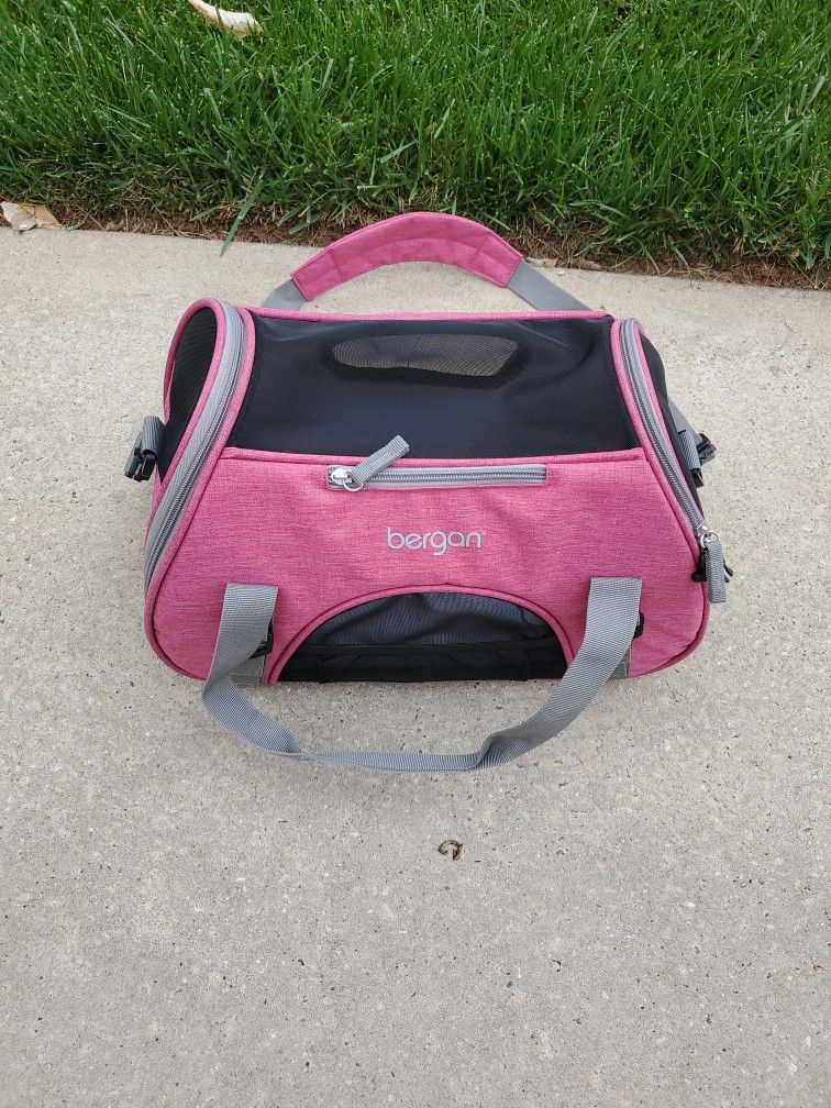 Bergan Pink Animal Carrier