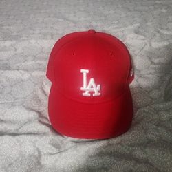 7 Dodgers New Era Hats  Size 7 1/2 With Carrying Case
