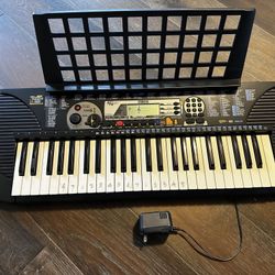 Yamaha Electronic Keyboard Piano PSR-79 LCD Display 49-Keys Built-in Speakers