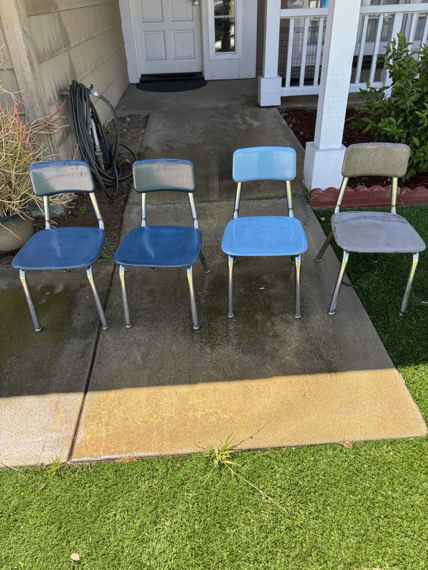 Vintage Kid Chairs (4)