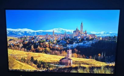 LG 79UX340C‑UF — MASSIVE 79″ 4K UHD TV IN PERFECT CONDITION