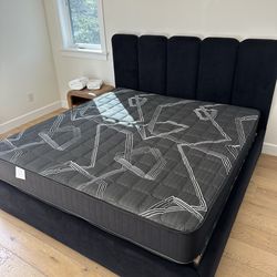 Queen size mattress pillow top 12”     Brand new mattress       Same day delivery