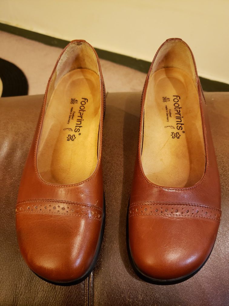 Birkenstocks eu41 cheastnut leather slip-on loafer