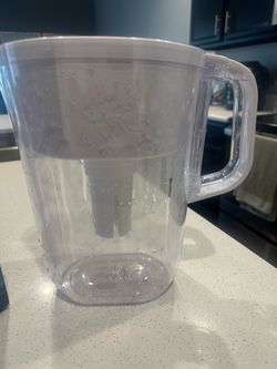 Brita Water Filter Pitcher + 4 Brand-New BritaPlus Filters