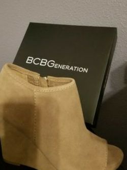 BCBG Karlyn suede bootie size 7