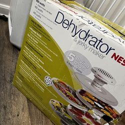 Dehydrator