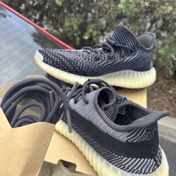 Yeezy Carbon 350 V2 (Size 10)