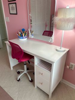 Modern White Desk w/ Drawers & Storage – Perfect for Bedroom, Schoolwork or Home Office