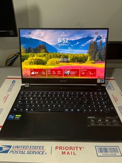 Gigabyte AERO 15 4k amoled display 32GB ram 1tb ssd