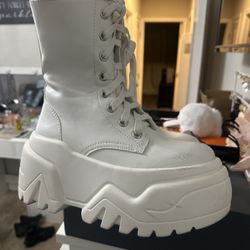 Size 7 Women Boots White