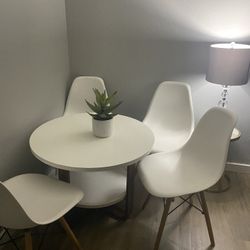 1 Table , 4 Chair 