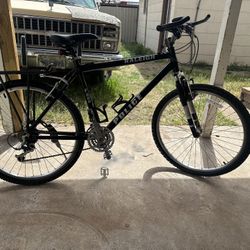 RALEIGH MOUNTAIN BIKE 