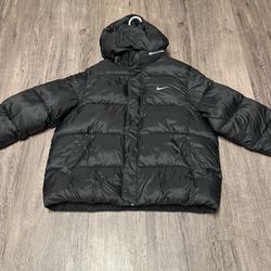 Brand New Nike Exclusive Puffer Jacket, Size Large