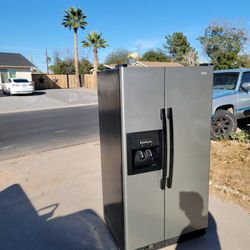 Whirlpool Refrigerator 