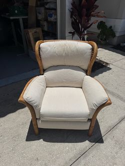 Rattan Recliner
