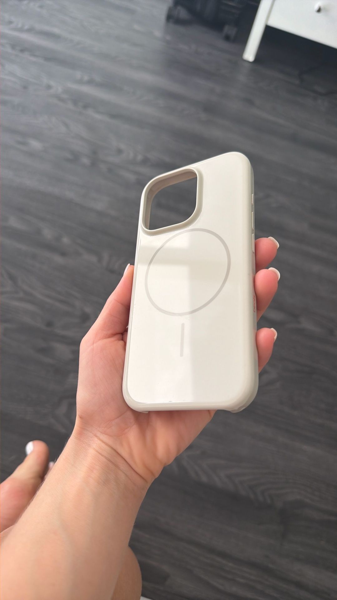 Beats - iPhone 16 Pro Case with MagSafe - Summit Stone