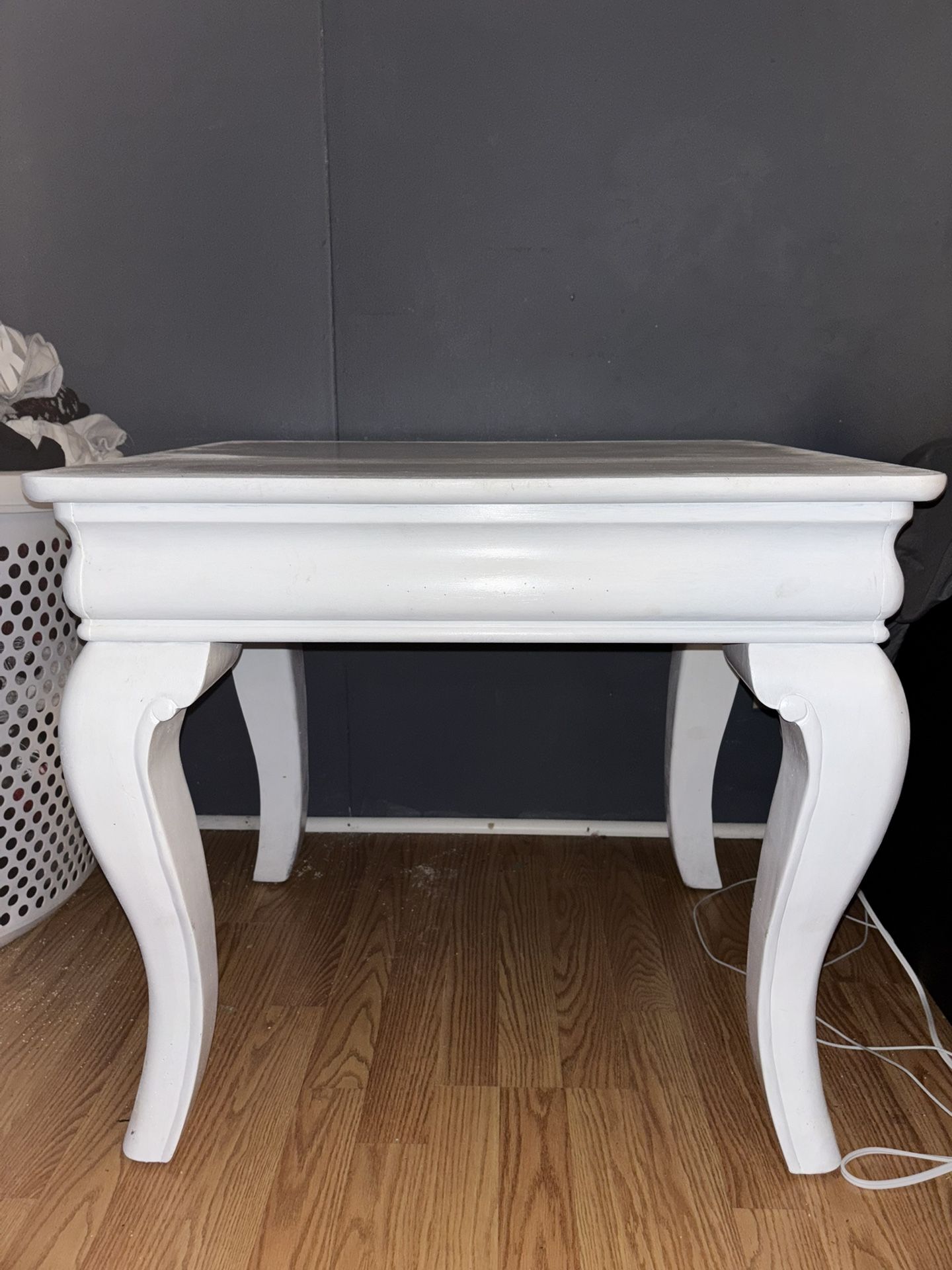 Bedside Table/Coffee Table 
