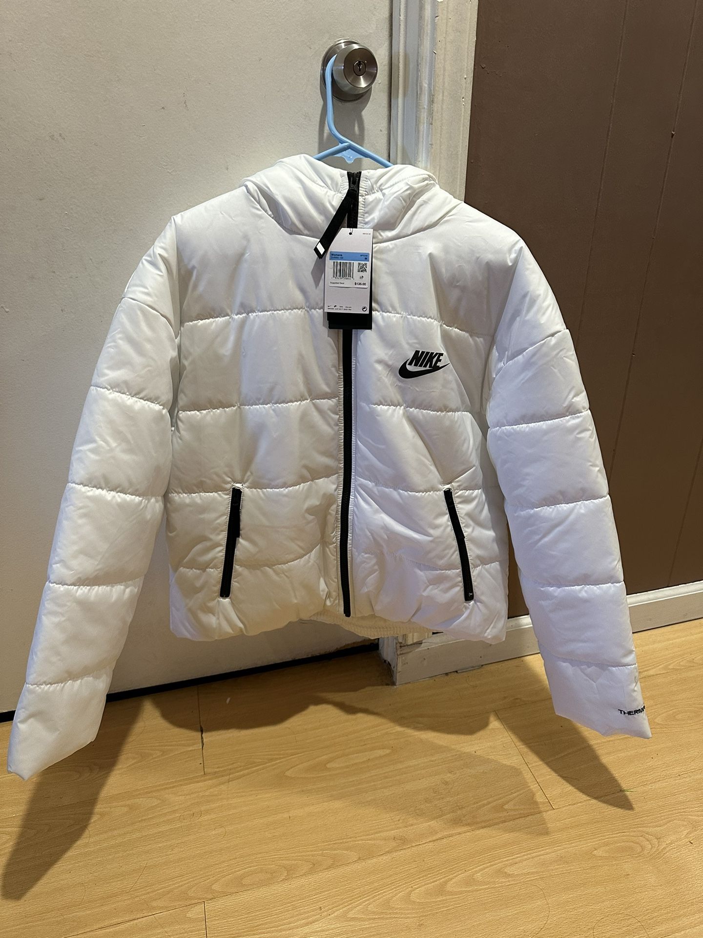Nike Puffer Jacket (women's medium) for Sale in San Jose, CA - OfferUp