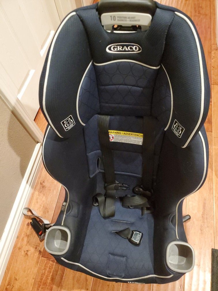 Graco Extend2Fit  adustable car seat