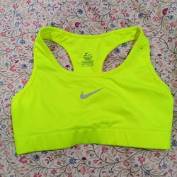 New Never Worn Ladies  Nike DriFit Sports Bra