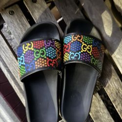 MEN GUCCI SLIDES