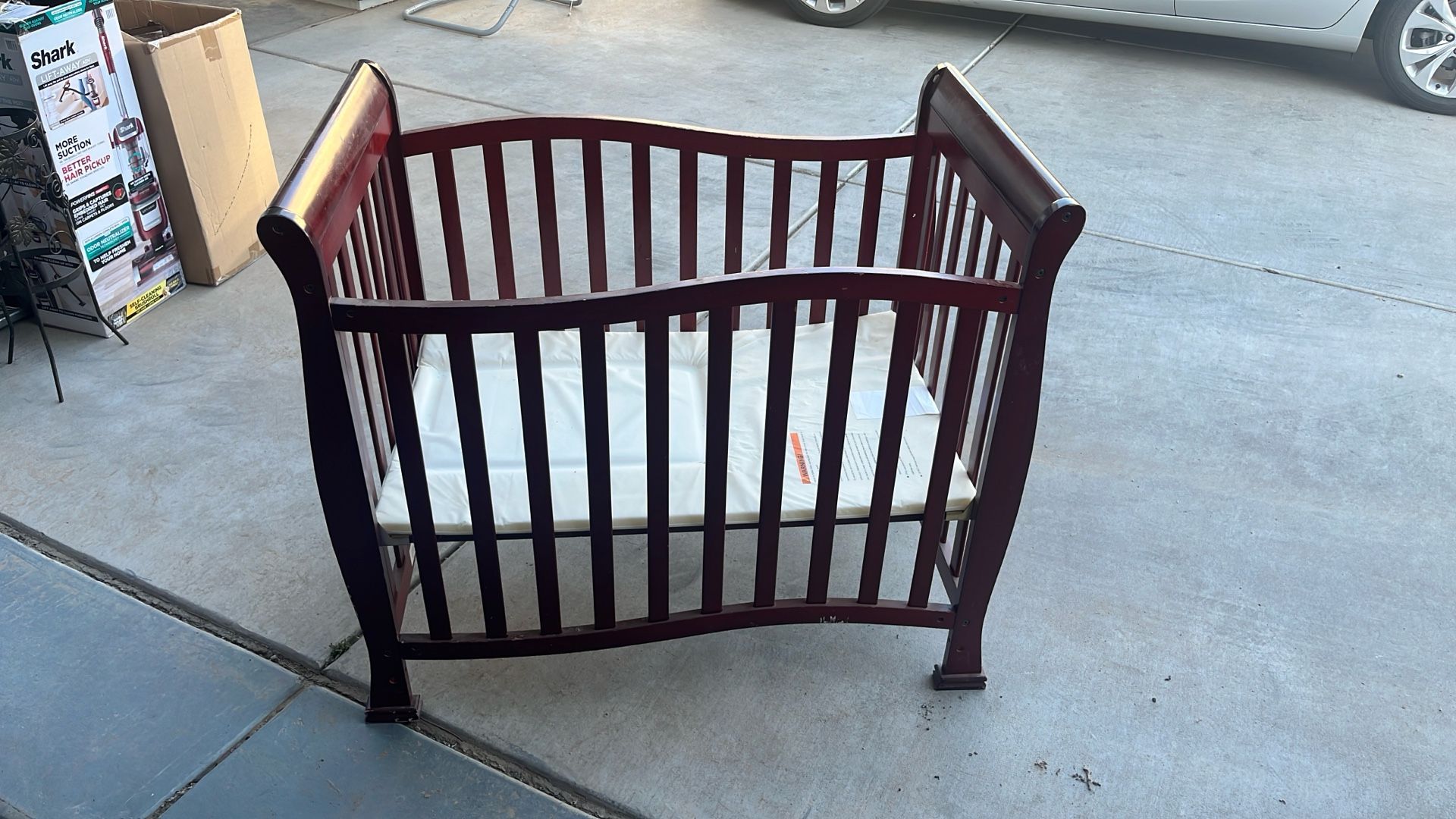 Baby crib