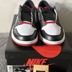 Jordan 1 Retro Low OG Black Toe 2023
