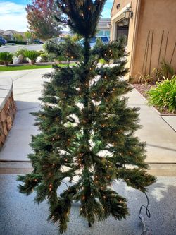 7' Deluxe Cashmere Artifical Christmas Tree.