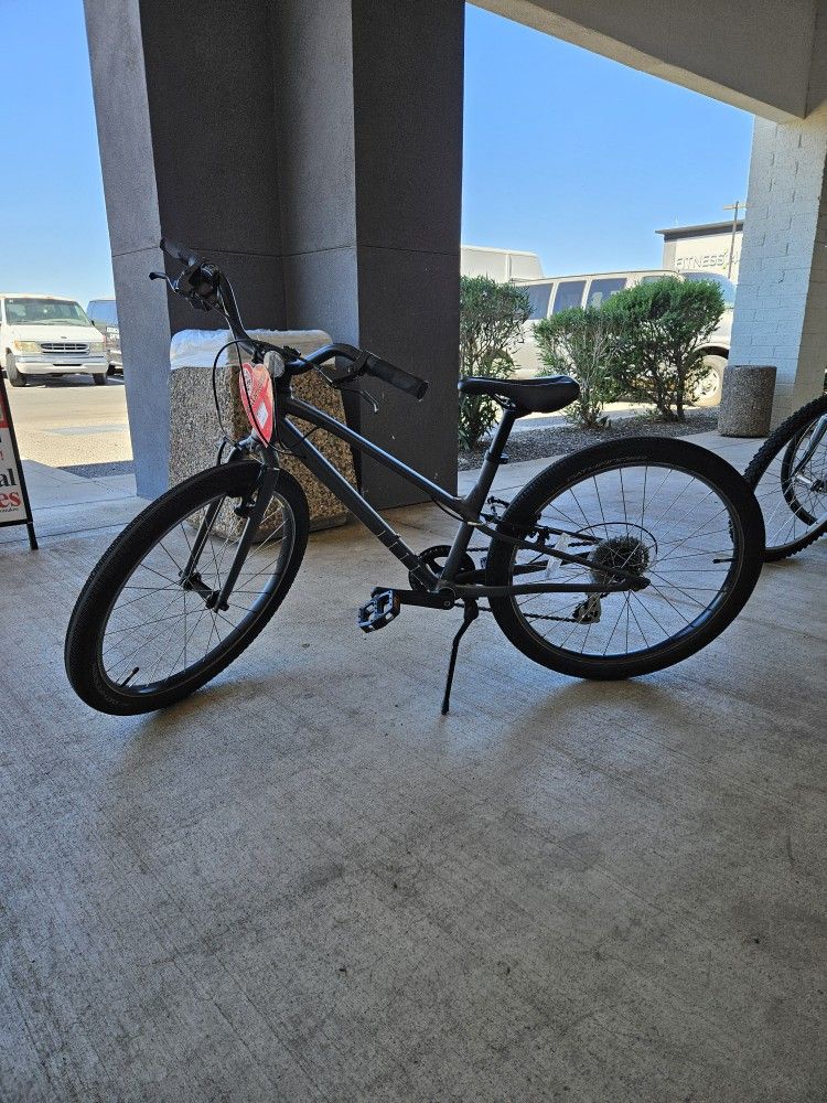 Used Specialized Hotrock 24