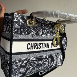 !!Women’s Bag Brand New !!
