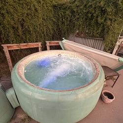 Softub Hot Tub – Used