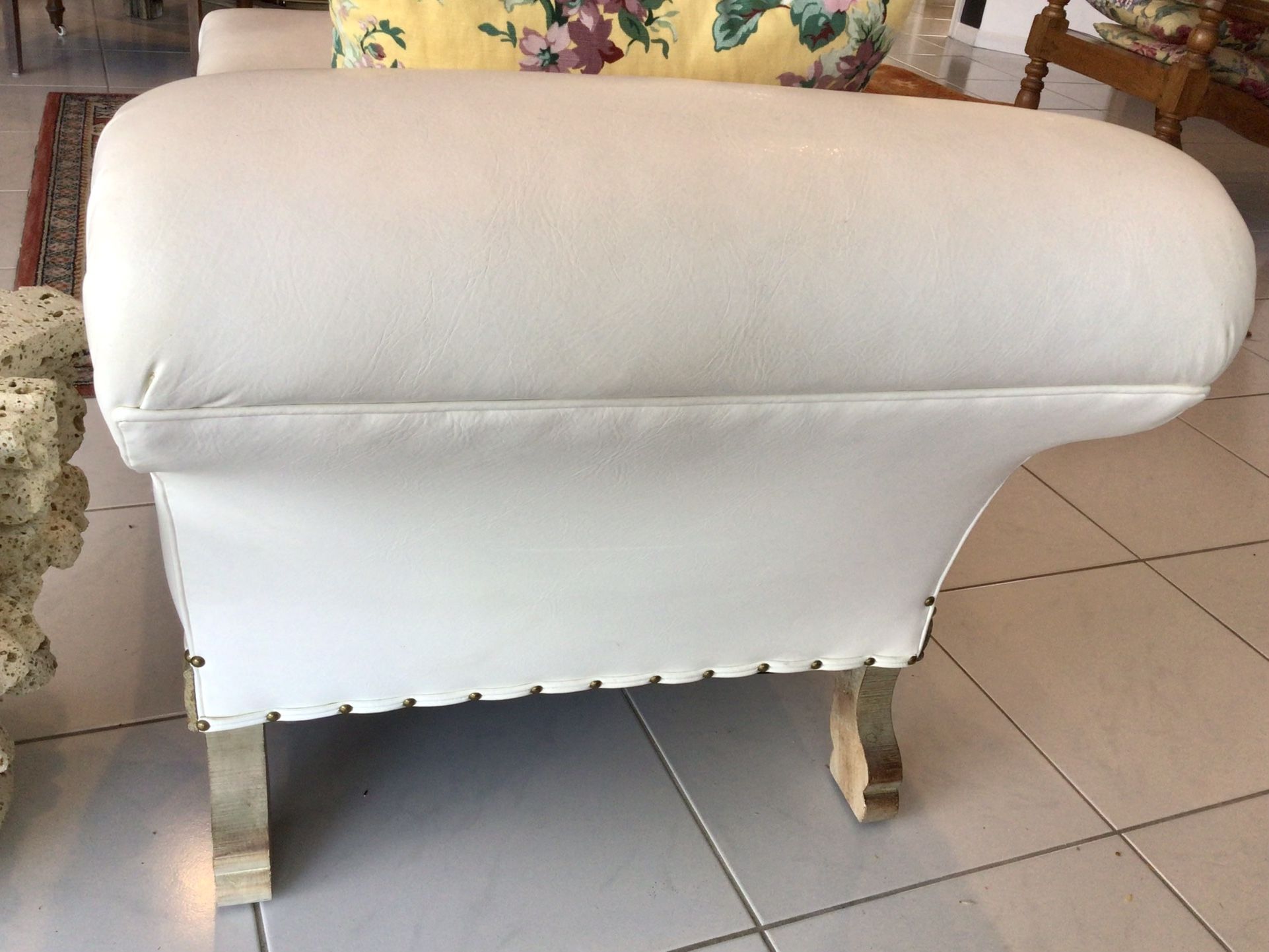 Fabulous Chaise / Fainting Couch In Pristine Condition Newly Reupholstered and Includes Custom