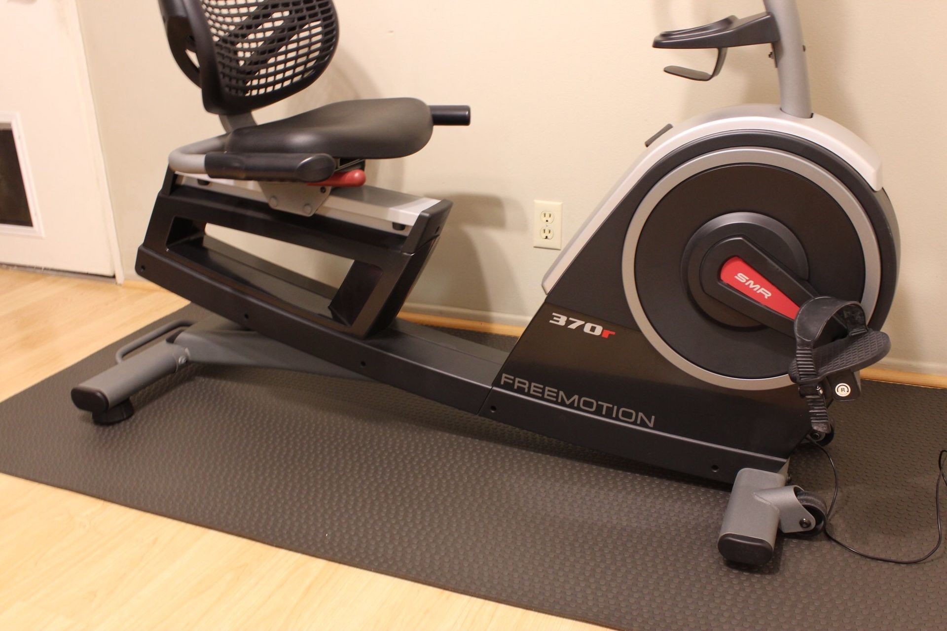 freemotion 370r exercise bike