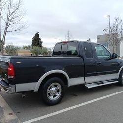 2001 Ford F150 Lariat Short Bed