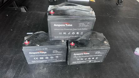 Camper van 100ah batteries (x3) and 3000 watt renogy pure sine wave inverter