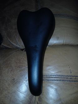 New Economy Black Bike Saddle Seat Unisex Black