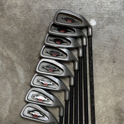 Callaway: Big Bertha Iron Set W/ Gold Pride Tour Iron Grips