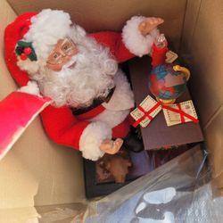 Classic Santa Caluse Display Play Music From Desk Top Works Perfect