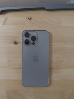iPhone 15 Pro Max - 256GB - Carrier Unlocked - Great Condition