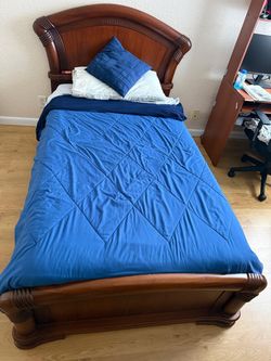 Cama Twin, colchón y mesita de noche